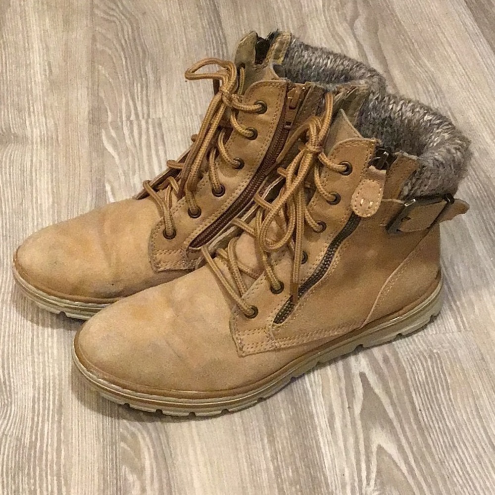 EUC hiking style boots